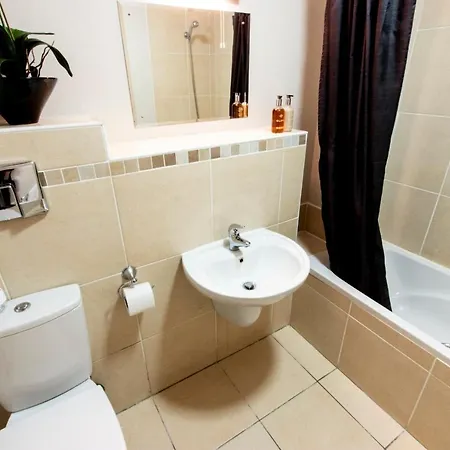 Апартаменты Modern & Spacious 2 Bedroom In The Heart Of