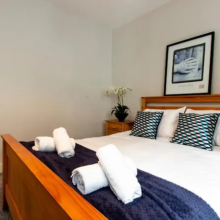 公寓 Modern & Spacious 2 Bedroom In The Heart Of *